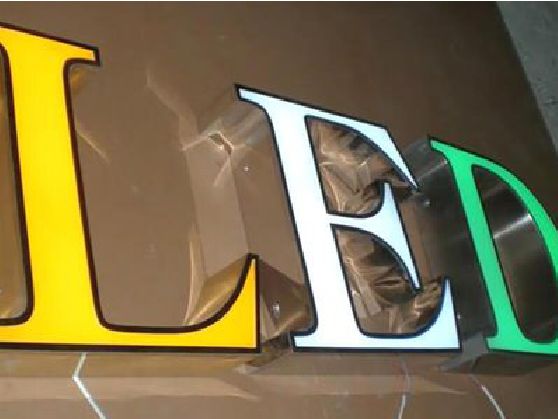 吉首介绍LED招牌的基础知识。