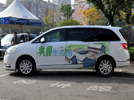 吉首户外车贴喷绘如何保持效果?