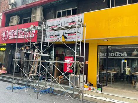 吉首制作广告招牌如何避免它发黄？